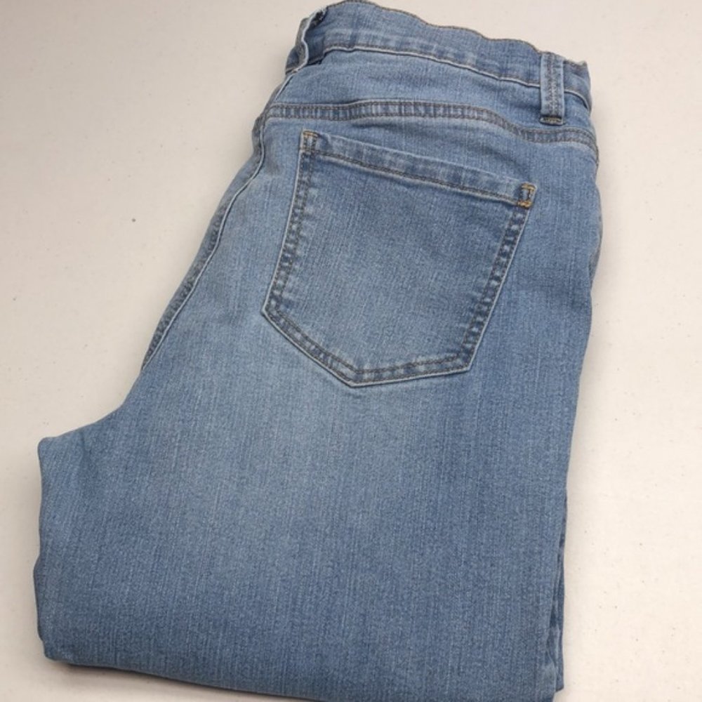 LIKE NEW GLORIA VANDERBILT AMANDA HIGH-RISE STRAIGHT JEANS 10/30x30 🦢